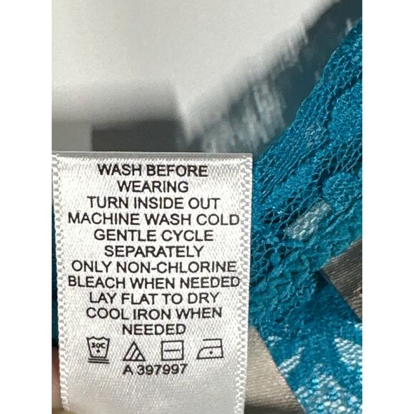 LOGO by Lori Goldstein Women's Lace Shrug Top Size 4X / 5X Blue A397997 Annika - Picture 7 of 10